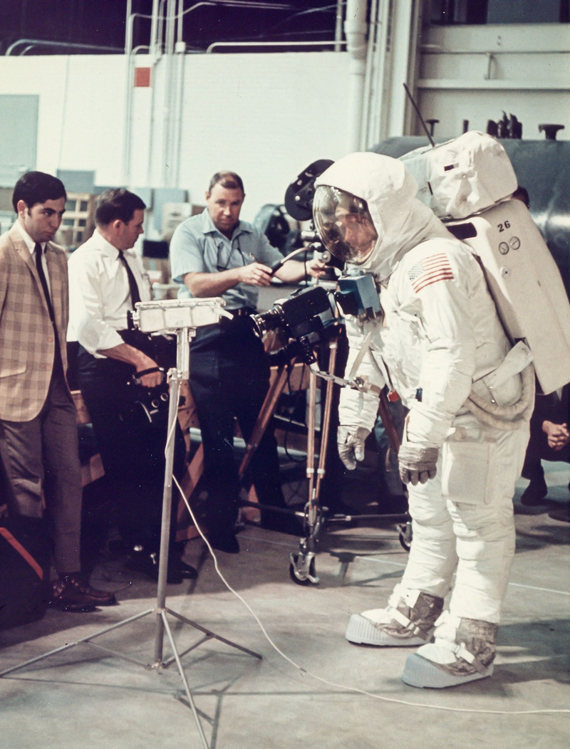 Illustration for article titled The crappy photos of NASA's golden era you never get to see